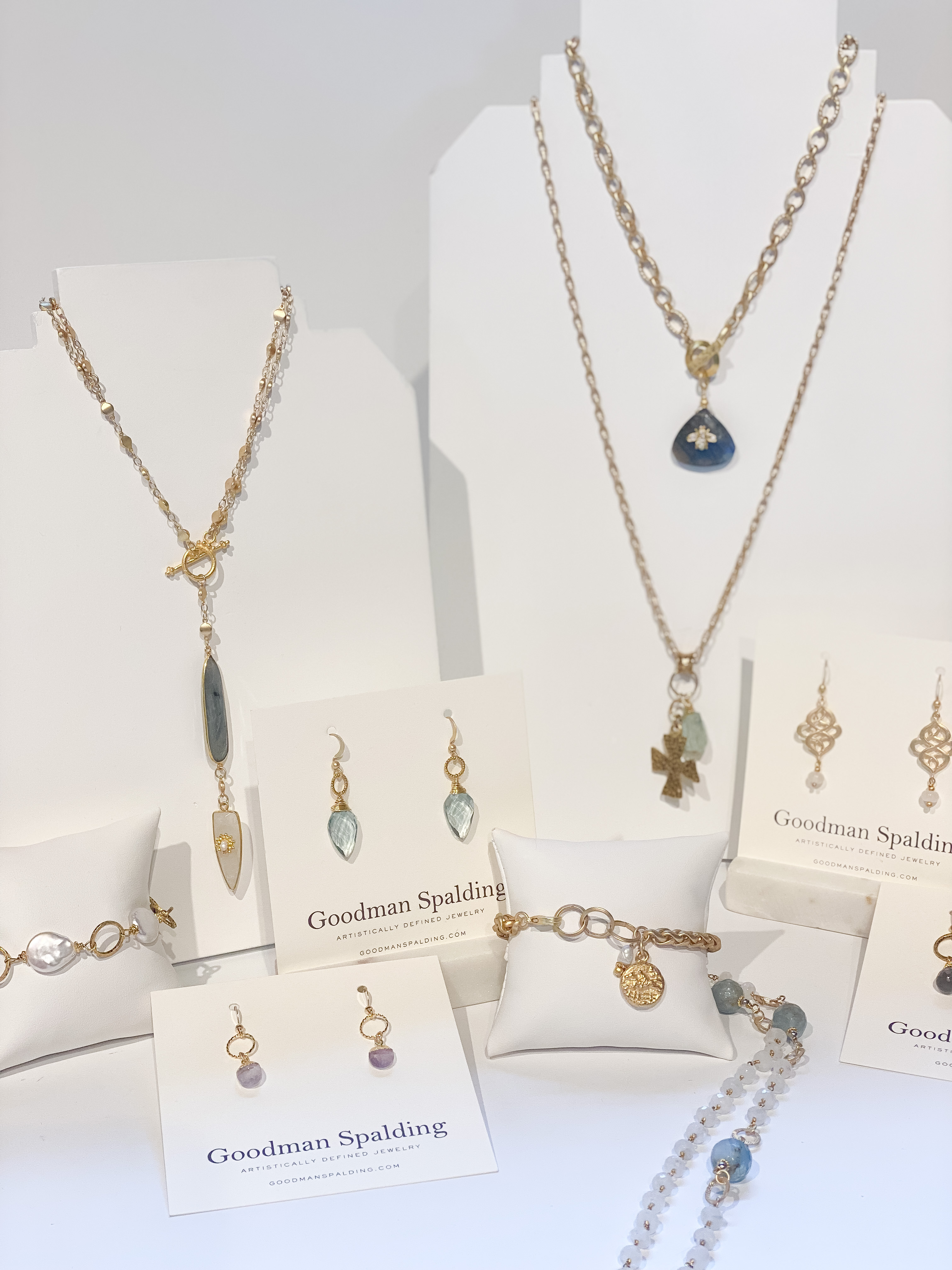 Unique collection of jewelry. One of a kind gold necklaces, bracelets, earring and more! Affordable and makes the perfect gift. 