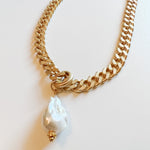 CHUNKY GOLD CHAIN NECKLACE WITH RAW OVERSIZED PEARL , 9"