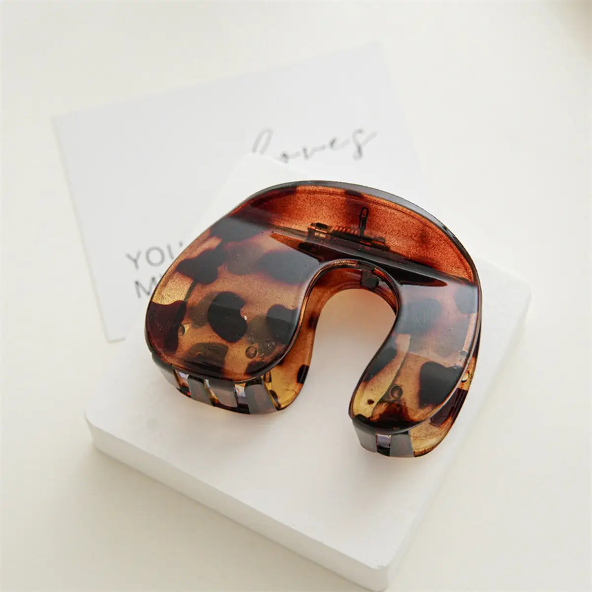 minimalist hair claw clip, tortoise color