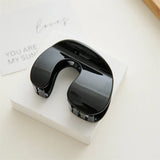 minimalist hair claw clip, black color