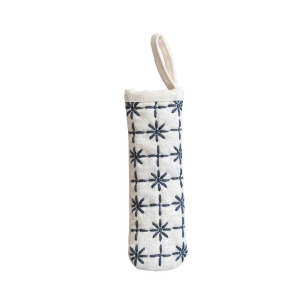 White hanging pot holder with blue star pattern on a white background